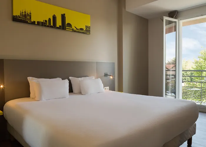 Westlodge Lyon Nord Hotell 3*