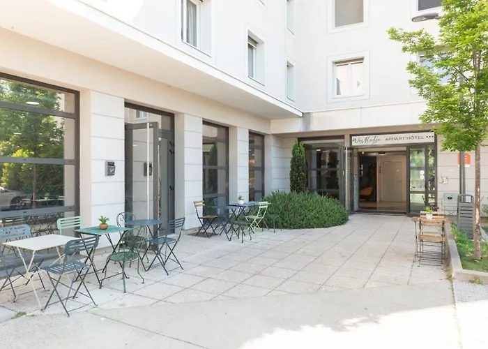 Westlodge Lyon Nord Hotell 3*