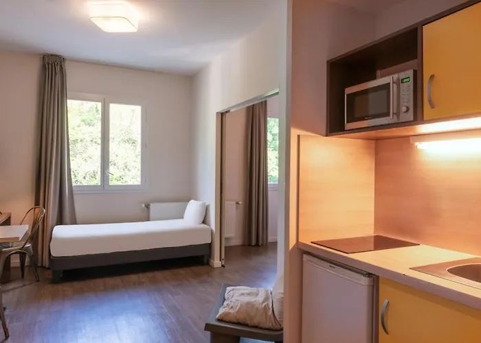 Westlodge Lyon Nord Hotell