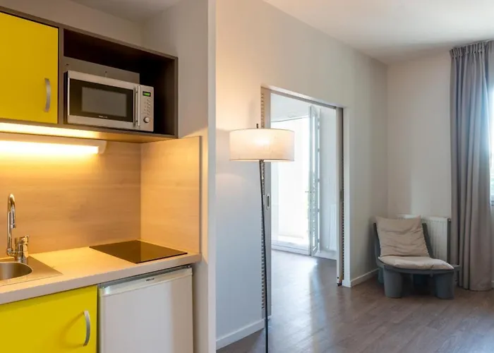 Hotell Westlodge Lyon Nord 3*
