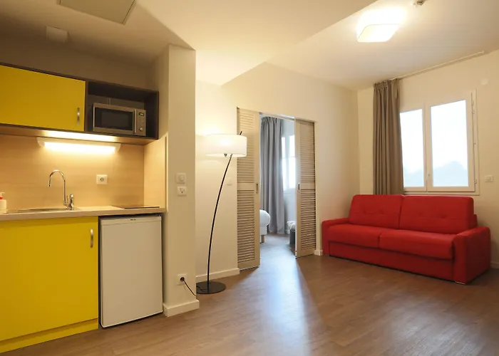 Westlodge Lyon Nord Hotell 3*