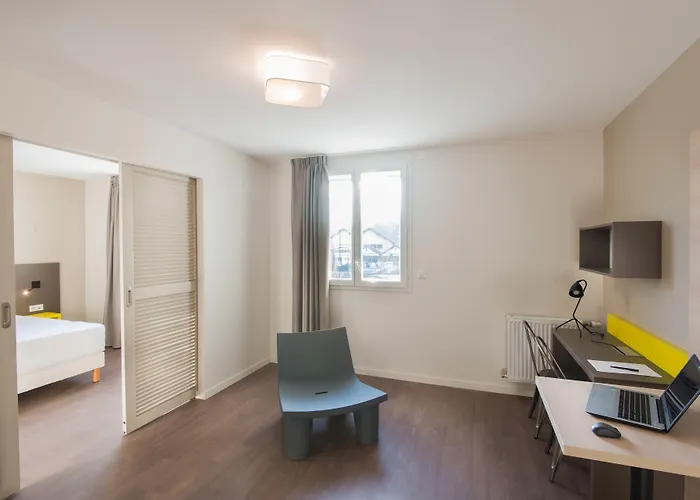 Westlodge Lyon Nord Hotell 3*