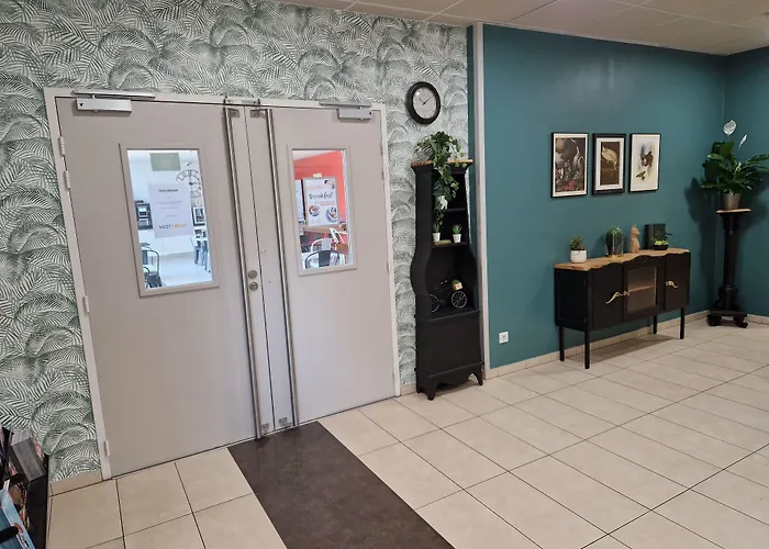 Westlodge Lyon Nord Hotell 3*