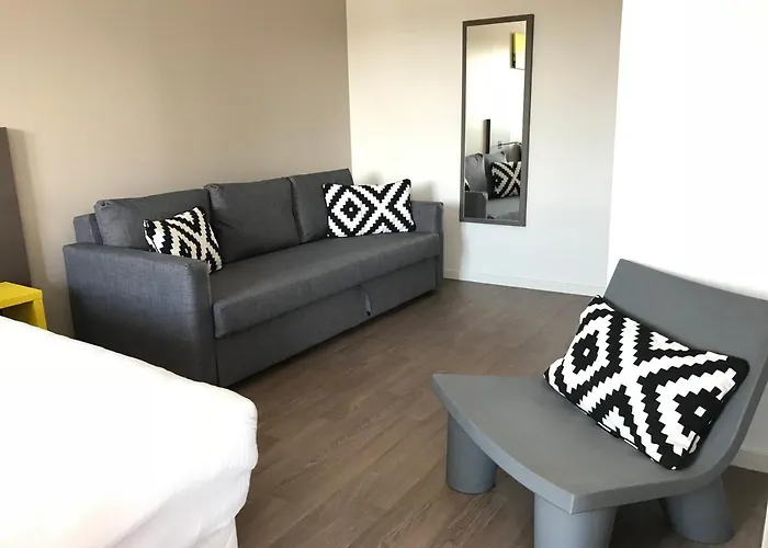 Westlodge Lyon Nord Hotell 3*