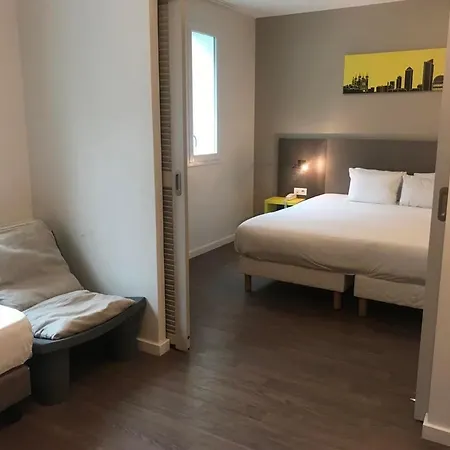 Otel Westlodge Lyon Nord 3*