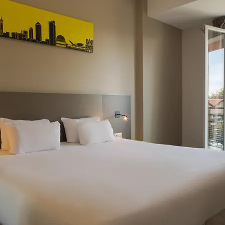 Westlodge Lyon Nord Otel 3*