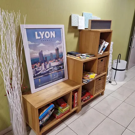 Otel Westlodge Lyon Nord 3*