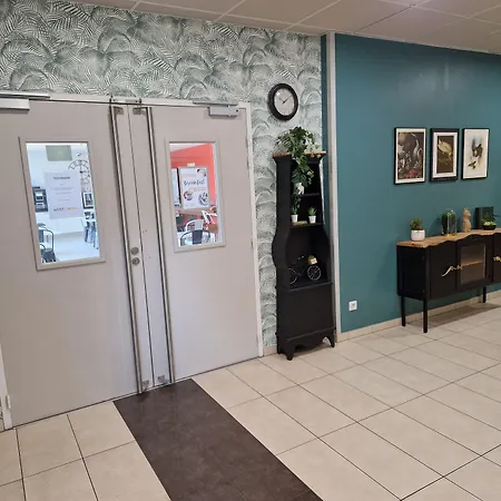 Westlodge Lyon Nord Hotel 3*