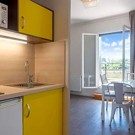 Westlodge Lyon Nord Hotel 3*