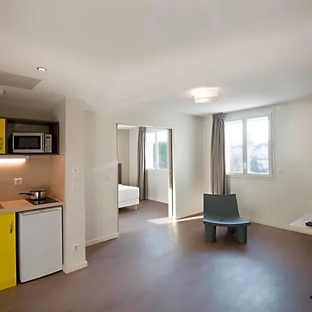 Hotel Westlodge Lyon Nord 3*