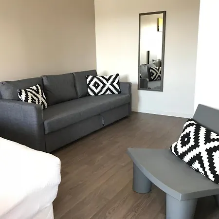 Westlodge Lyon Nord Otel 3*