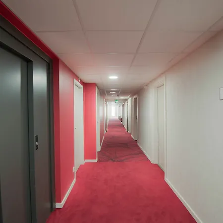 Westlodge Lyon Nord Otel 3*